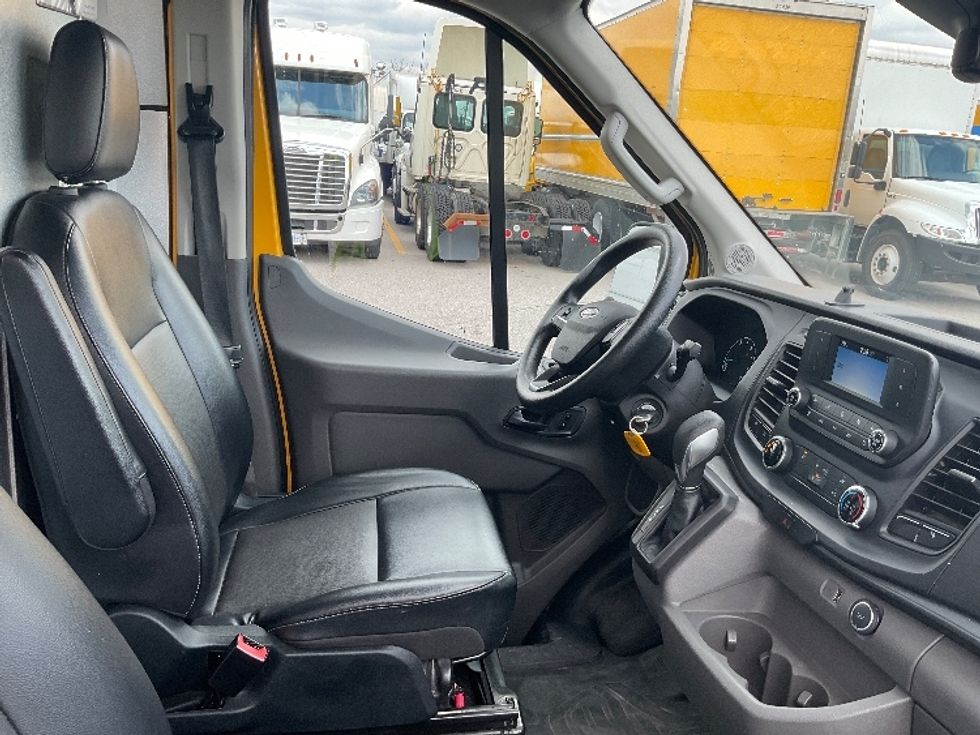 Cargo Van (Panel Van)-Light and Medium Duty Trucks-Ford-2021-Transit 250-Indianapolis-IN-98,922\n\t\tmiles-$ 28,250 - Image 21