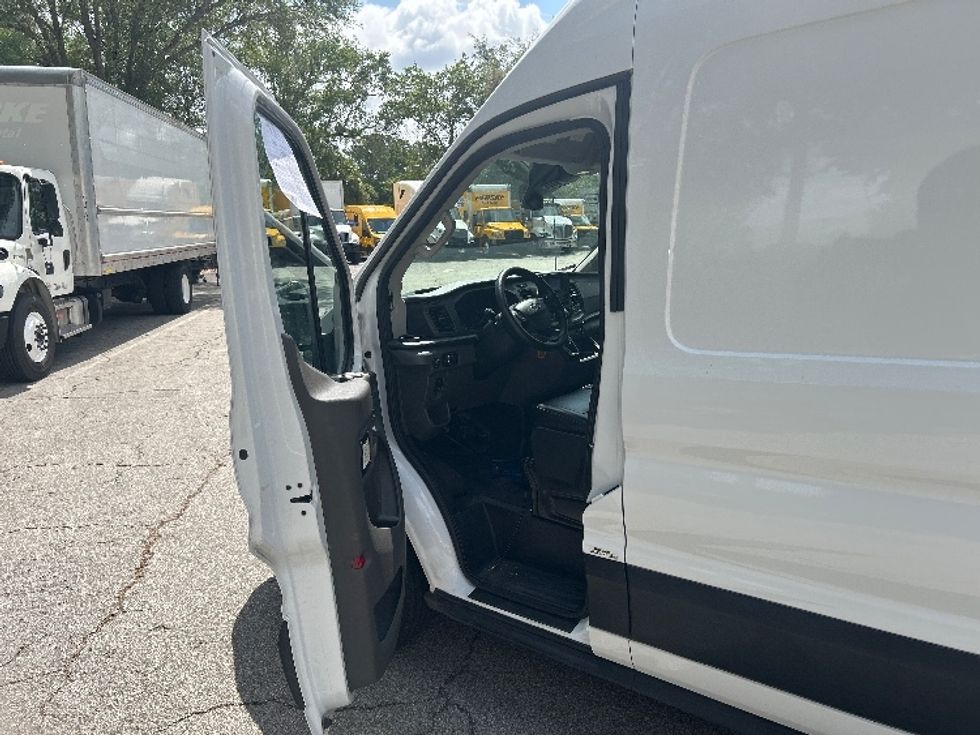 Cargo Van (Panel Van)-Light and Medium Duty Trucks-Ford-2021-Transit 250-Jacksonville-FL-76,767\n\t\tmiles-$ 36,000 - Image 16