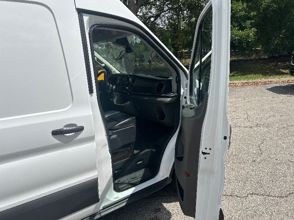 Cargo Van (Panel Van)-Light and Medium Duty Trucks-Ford-2021-Transit 250-Jacksonville-FL-76,767\n\t\tmiles-$ 36,000 - Image 20
