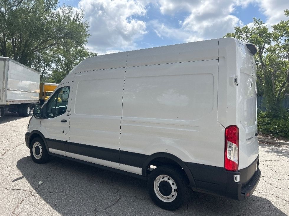 Cargo Van (Panel Van)-Light and Medium Duty Trucks-Ford-2021-Transit 250-Jacksonville-FL-76,767\n\t\tmiles-$ 36,000 - Image 6
