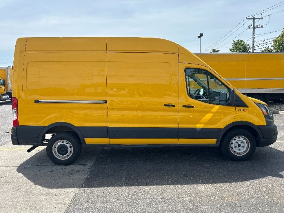 Cargo Van (Panel Van)-Light and Medium Duty Trucks-Ford-2021-Transit 250-Jamaica-NY-48,320\n\t\tmiles-$ 33,000 - Image 15