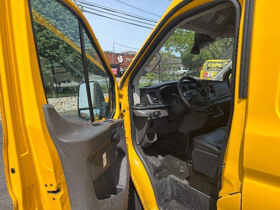 Cargo Van (Panel Van)-Light and Medium Duty Trucks-Ford-2021-Transit 250-Jamaica-NY-48,320\n\t\tmiles-$ 33,000 - Image 16