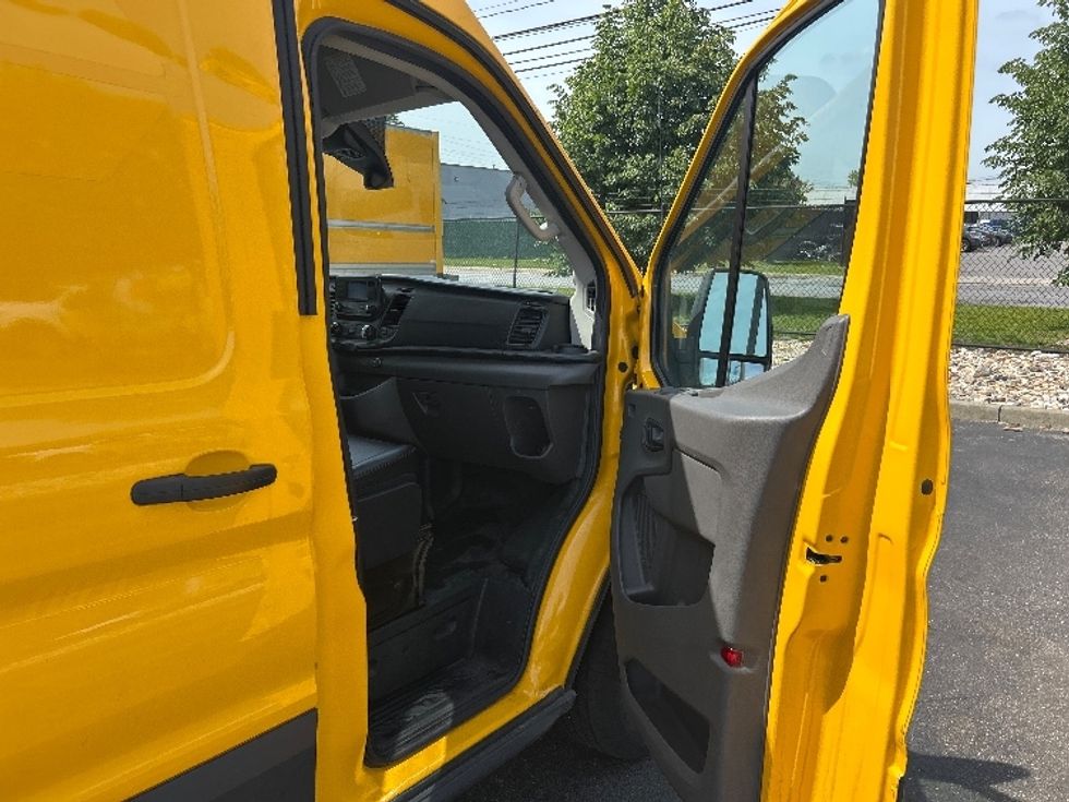 Cargo Van (Panel Van)-Light and Medium Duty Trucks-Ford-2021-Transit 250-Jamaica-NY-48,320\n\t\tmiles-$ 33,000 - Image 20
