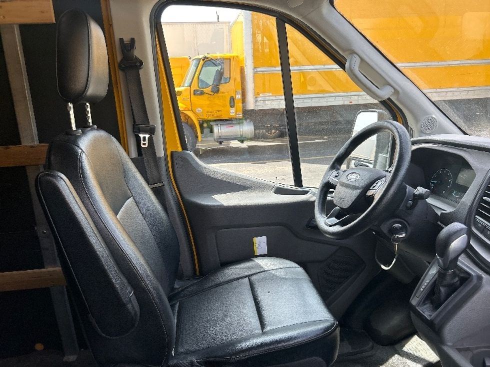 Cargo Van (Panel Van)-Light and Medium Duty Trucks-Ford-2021-Transit 250-Jamaica-NY-48,320\n\t\tmiles-$ 33,000 - Image 22