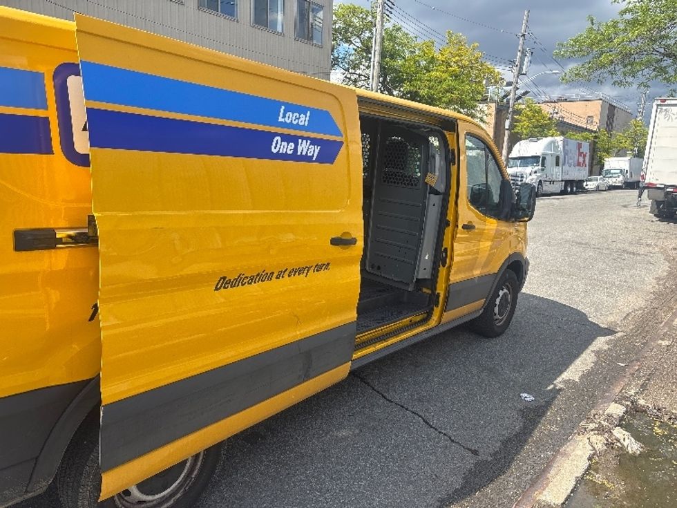 Cargo Van (Panel Van)-Light and Medium Duty Trucks-Ford-2021-Transit 250-Jamaica-NY-66,914\n\t\tmiles-$ 27,500 - Image 26