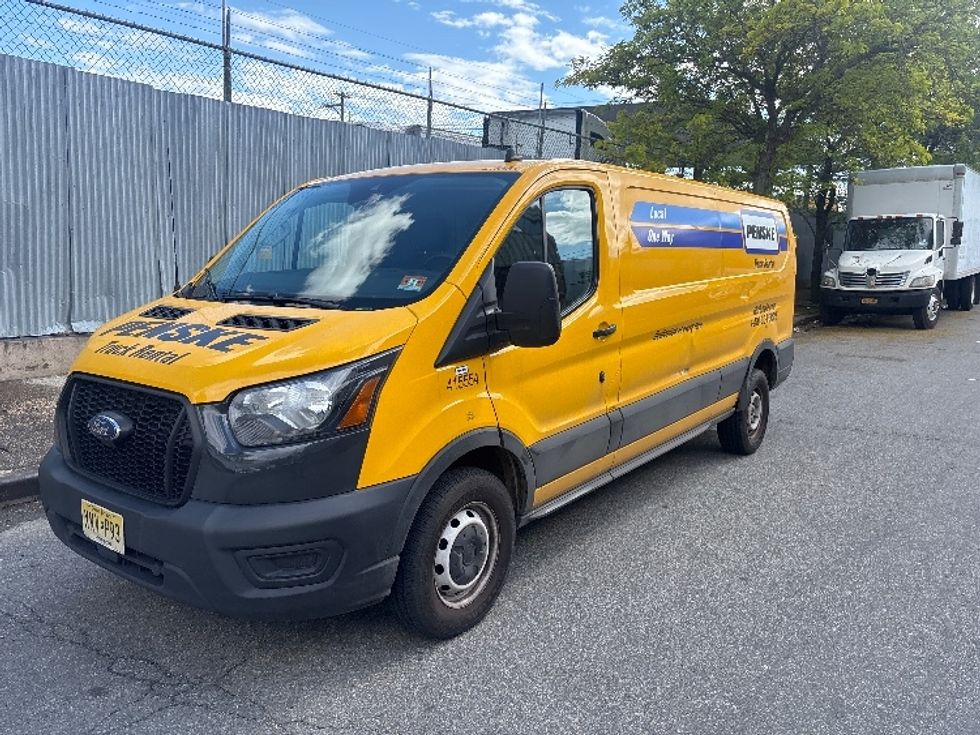 Cargo Van (Panel Van)-Light and Medium Duty Trucks-Ford-2021-Transit 250-Jamaica-NY-66,914\n\t\tmiles-$ 27,500 - Image 3