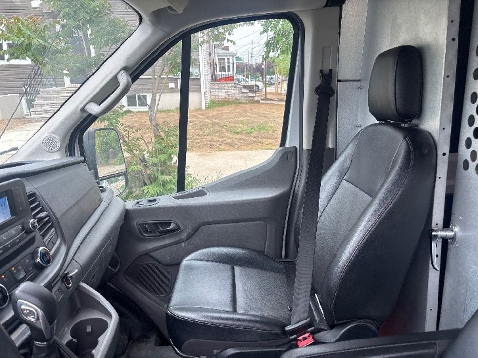 Cargo Van (Panel Van)-Light and Medium Duty Trucks-Ford-2021-Transit 250-Jamaica-NY-82,867\n\t\tmiles-$ 34,750 - Image 19