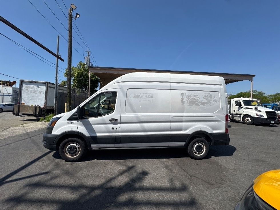 Cargo Van (Panel Van)-Light and Medium Duty Trucks-Ford-2021-Transit 250-Jamaica-NY-82,867\n\t\tmiles-$ 34,750 - Image 4