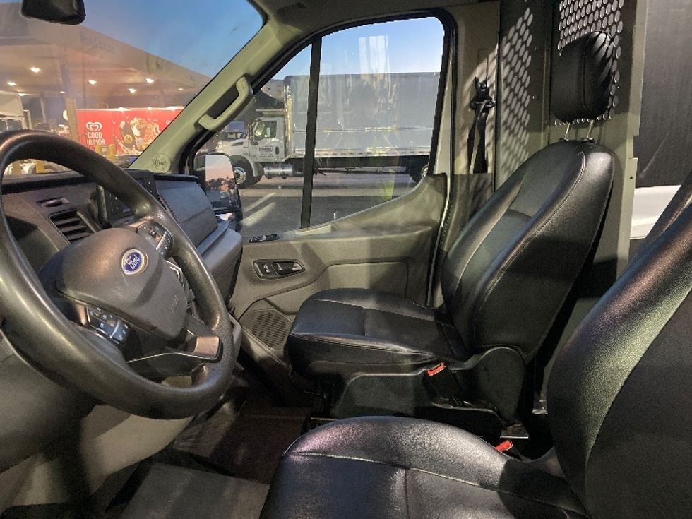 Cargo Van (Panel Van)-Light and Medium Duty Trucks-Ford-2021-Transit 250-Jessup-MD-75,272\n\t\tmiles-$ 36,250 - Image 19