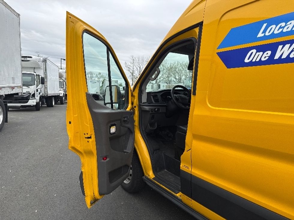 Cargo Van (Panel Van)-Light and Medium Duty Trucks-Ford-2021-Transit 250-Jessup-MD-81,004\n\t\tmiles-$ 31,000 - Image 16