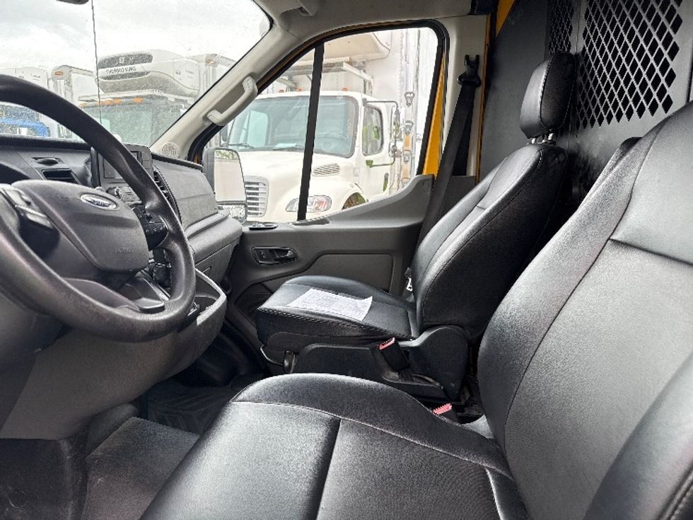 Cargo Van (Panel Van)-Light and Medium Duty Trucks-Ford-2021-Transit 250-Jessup-MD-81,004\n\t\tmiles-$ 31,000 - Image 18