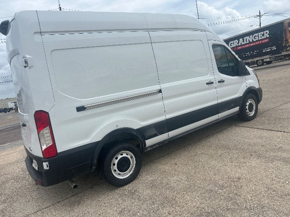 Cargo Van (Panel Van)-Light and Medium Duty Trucks-Ford-2021-Transit 250-Katy-TX-113,803\n\t\tmiles-$ 28,250 - Image 11