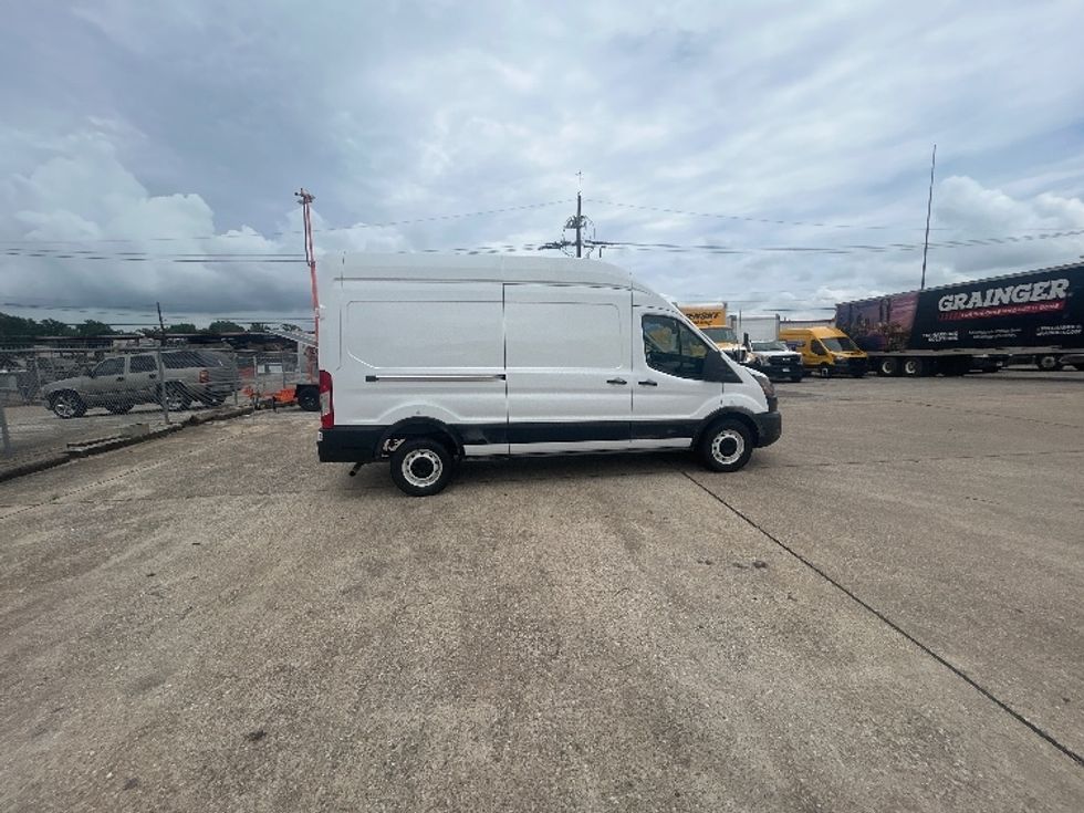Cargo Van (Panel Van)-Light and Medium Duty Trucks-Ford-2021-Transit 250-Katy-TX-113,803\n\t\tmiles-$ 28,250 - Image 12