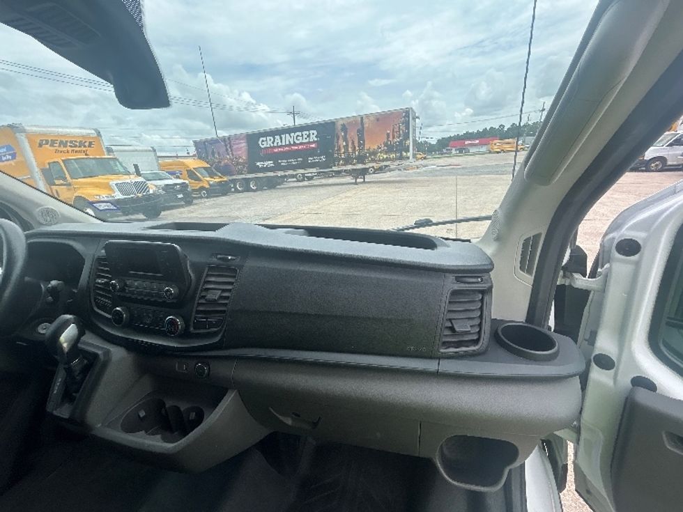 Cargo Van (Panel Van)-Light and Medium Duty Trucks-Ford-2021-Transit 250-Katy-TX-113,803\n\t\tmiles-$ 28,250 - Image 18