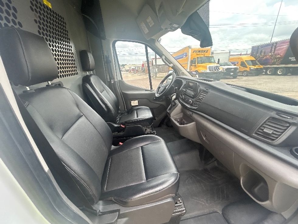 Cargo Van (Panel Van)-Light and Medium Duty Trucks-Ford-2021-Transit 250-Katy-TX-113,803\n\t\tmiles-$ 28,250 - Image 19