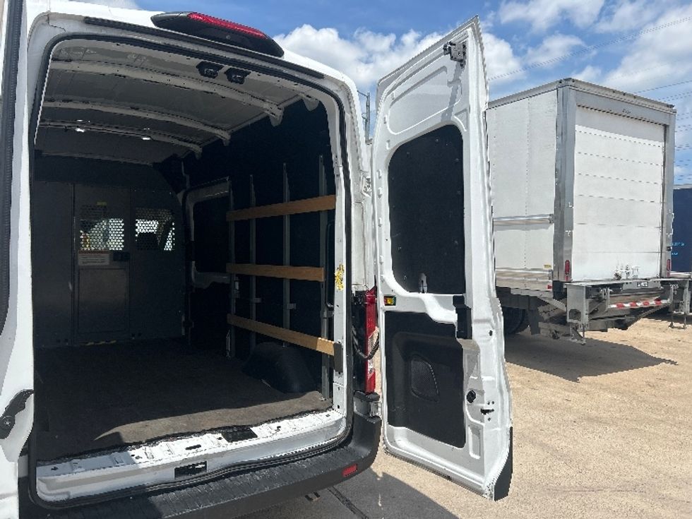 Cargo Van (Panel Van)-Light and Medium Duty Trucks-Ford-2021-Transit 250-Katy-TX-92,468\n\t\tmiles-$ 31,000 - Image 10
