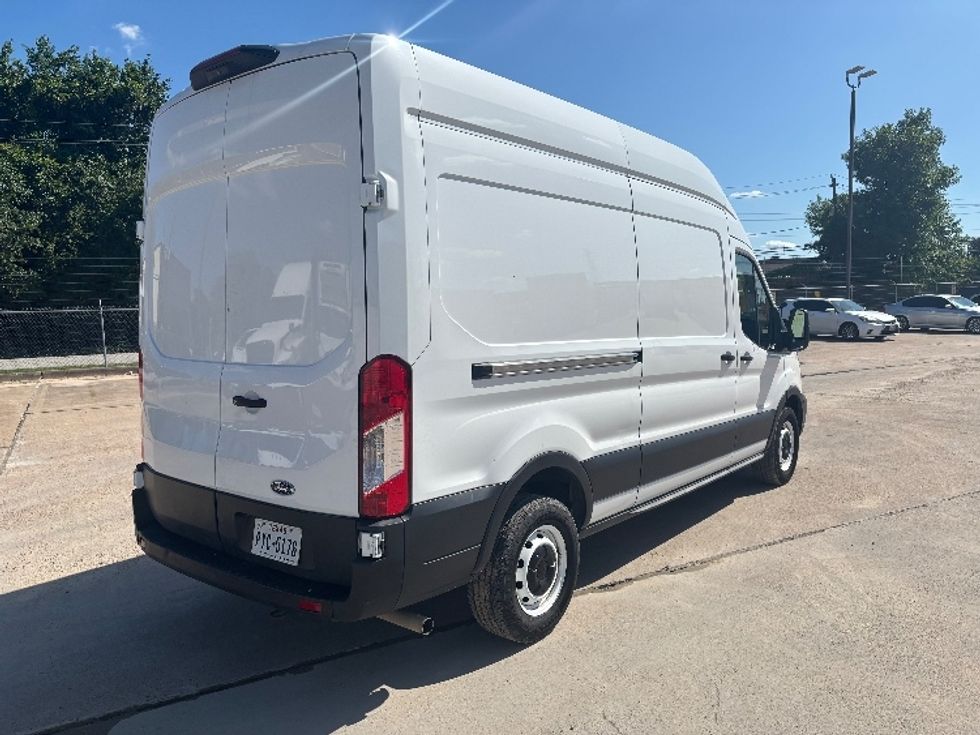 Cargo Van (Panel Van)-Light and Medium Duty Trucks-Ford-2021-Transit 250-Katy-TX-92,468\n\t\tmiles-$ 31,000 - Image 11