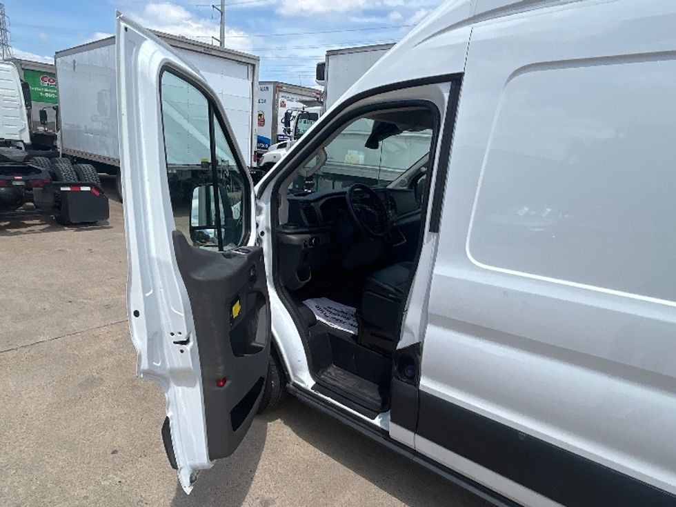 Cargo Van (Panel Van)-Light and Medium Duty Trucks-Ford-2021-Transit 250-Katy-TX-92,468\n\t\tmiles-$ 31,000 - Image 14
