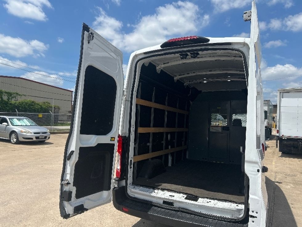 Cargo Van (Panel Van)-Light and Medium Duty Trucks-Ford-2021-Transit 250-Katy-TX-92,468\n\t\tmiles-$ 31,000 - Image 9