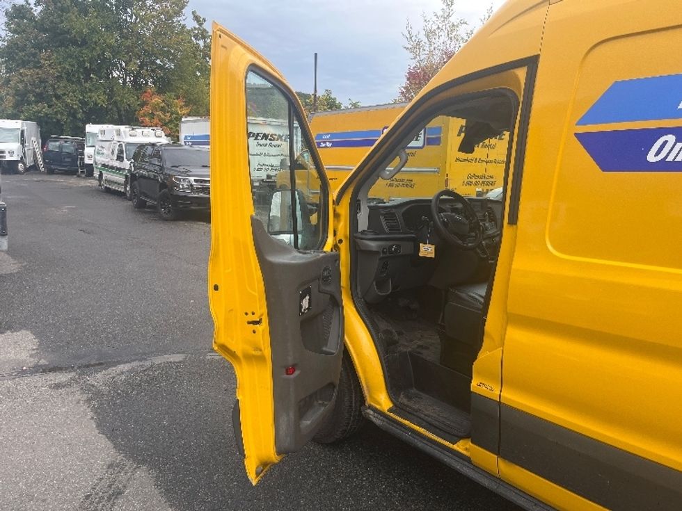 Cargo Van (Panel Van)-Light and Medium Duty Trucks-Ford-2021-Transit 250-Kearny-NJ-81,879\n\t\tmiles-$ 31,000 - Image 12