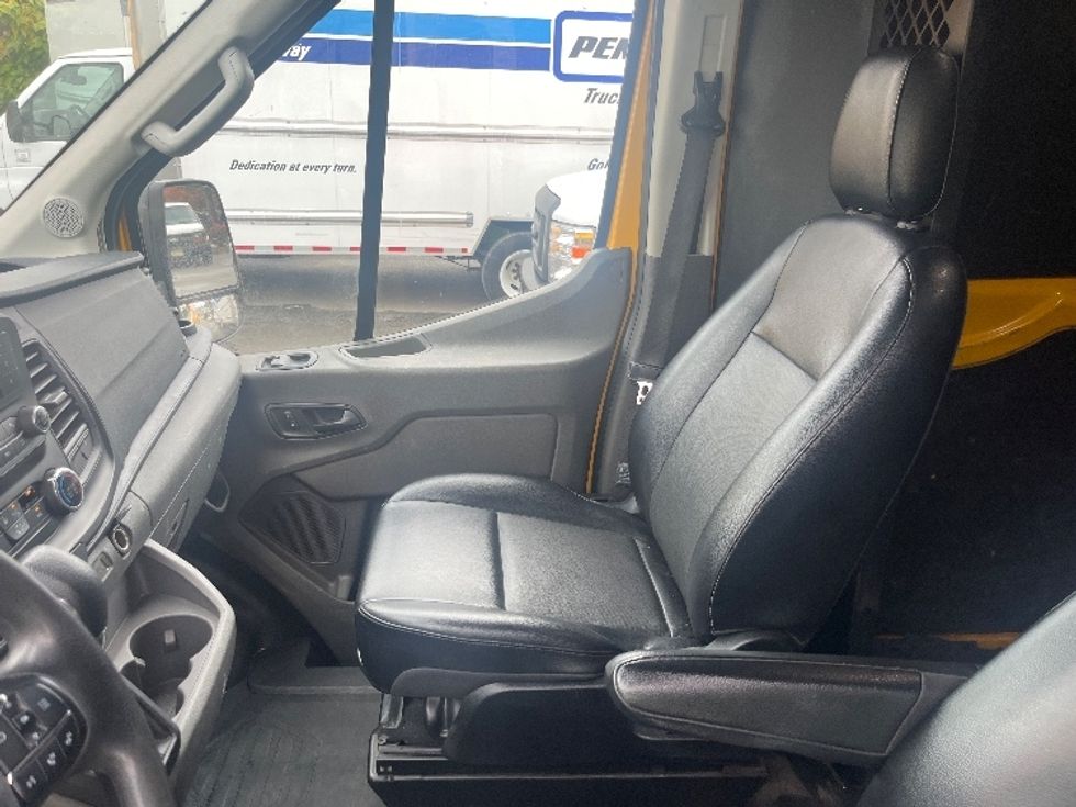 Cargo Van (Panel Van)-Light and Medium Duty Trucks-Ford-2021-Transit 250-Kearny-NJ-81,879\n\t\tmiles-$ 31,000 - Image 15