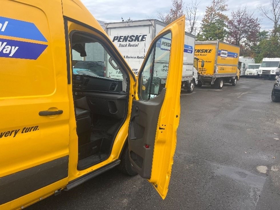 Cargo Van (Panel Van)-Light and Medium Duty Trucks-Ford-2021-Transit 250-Kearny-NJ-81,879\n\t\tmiles-$ 31,000 - Image 16