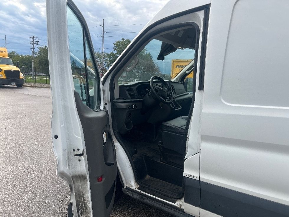 Cargo Van (Panel Van)-Light and Medium Duty Trucks-Ford-2021-Transit 250-Kentwood-MI-112,187\n\t\tmiles-$ 31,750 - Image 15