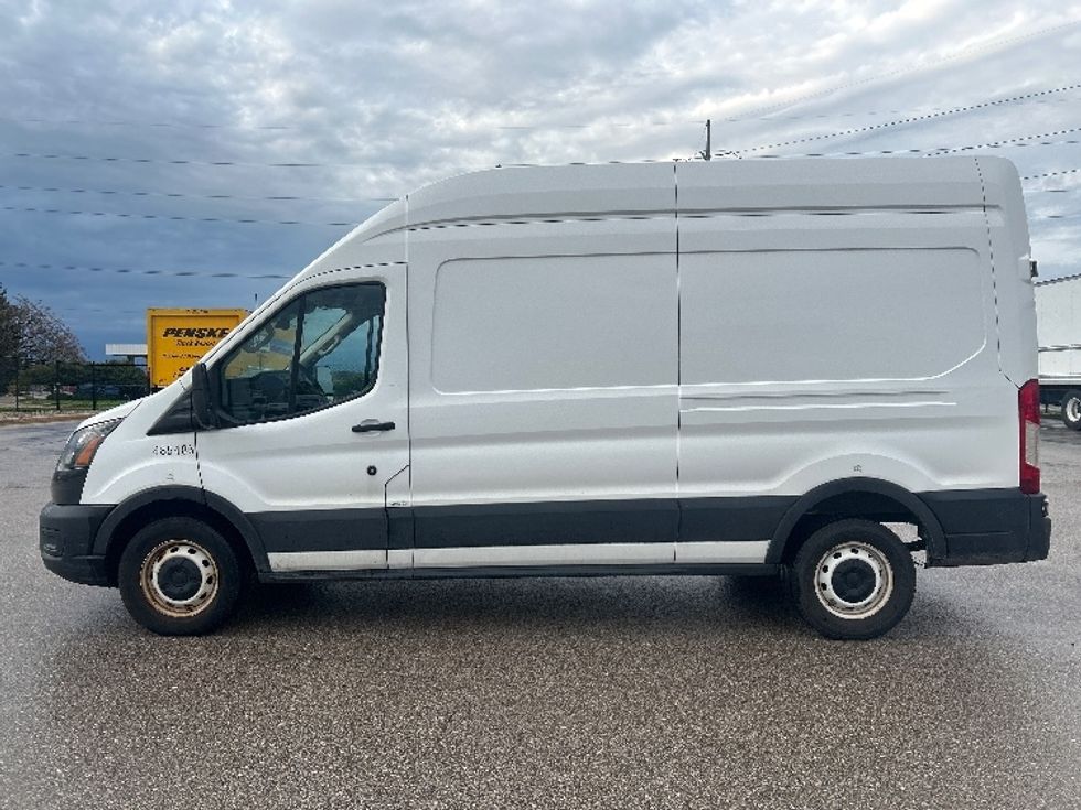 Cargo Van (Panel Van)-Light and Medium Duty Trucks-Ford-2021-Transit 250-Kentwood-MI-112,187\n\t\tmiles-$ 31,750 - Image 4