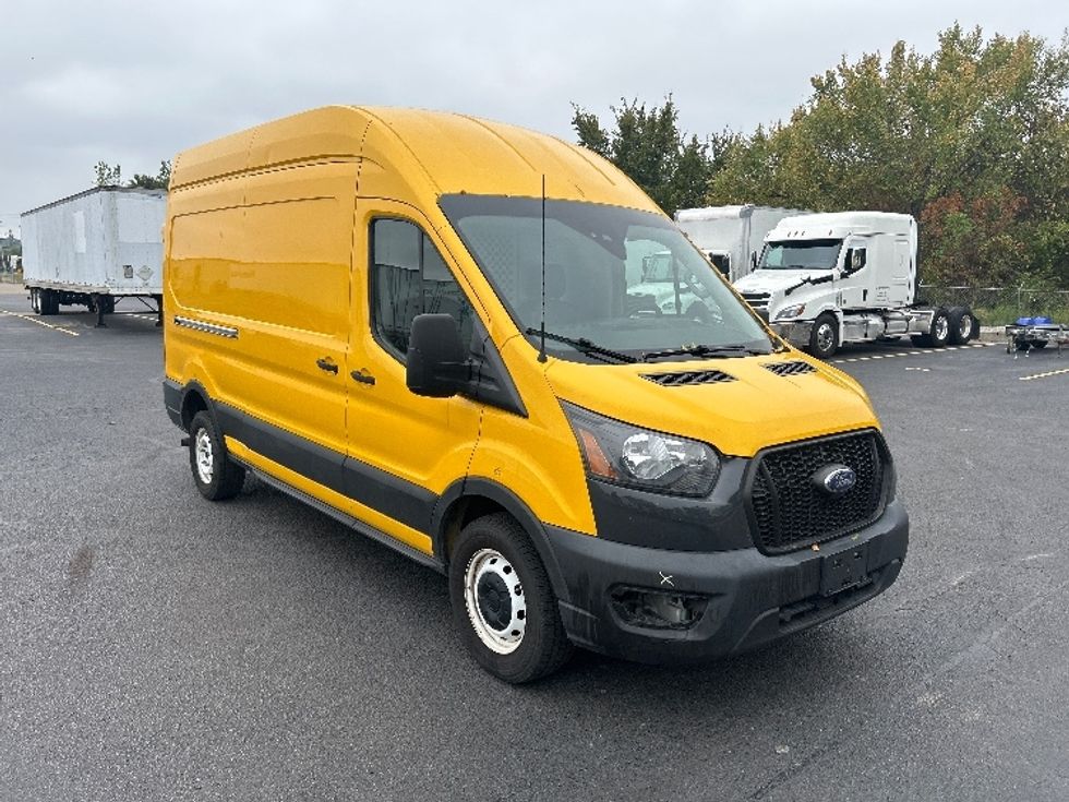 Cargo Van (Panel Van)-Light and Medium Duty Trucks-Ford-2021-Transit 250-La Vergne-TN-219,542\n\t\tmiles-$ 6,000 - Image 1