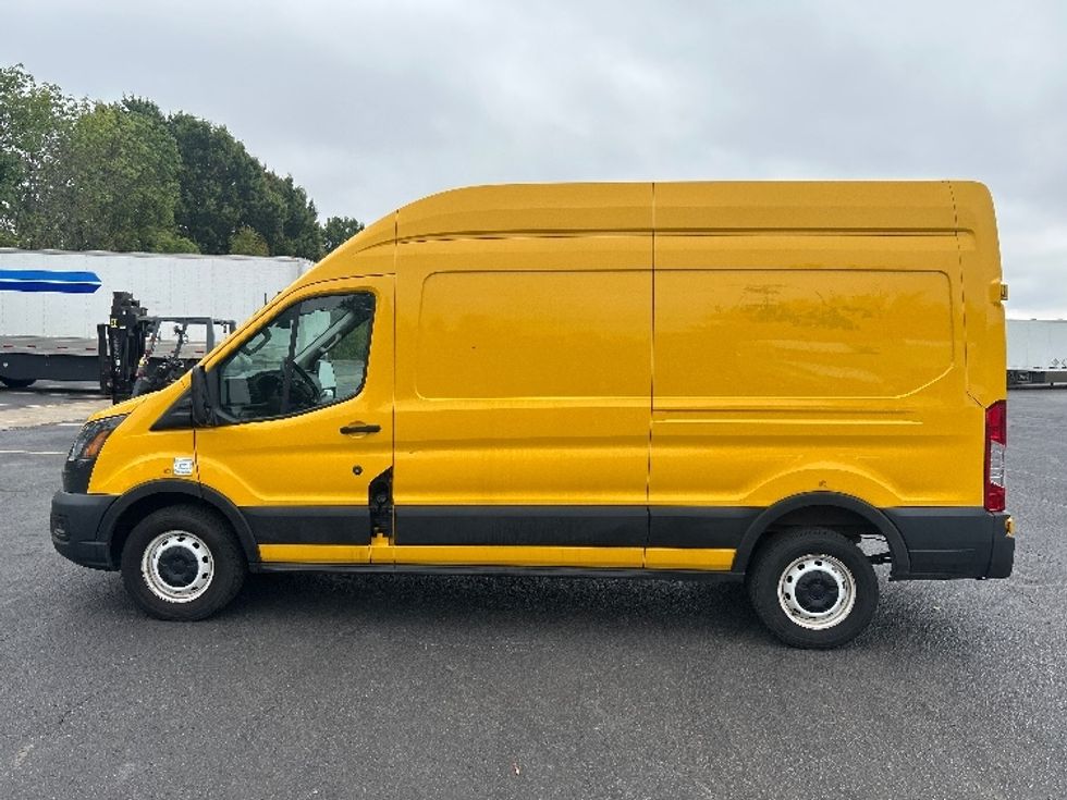 Cargo Van (Panel Van)-Light and Medium Duty Trucks-Ford-2021-Transit 250-La Vergne-TN-219,542\n\t\tmiles-$ 6,000 - Image 4