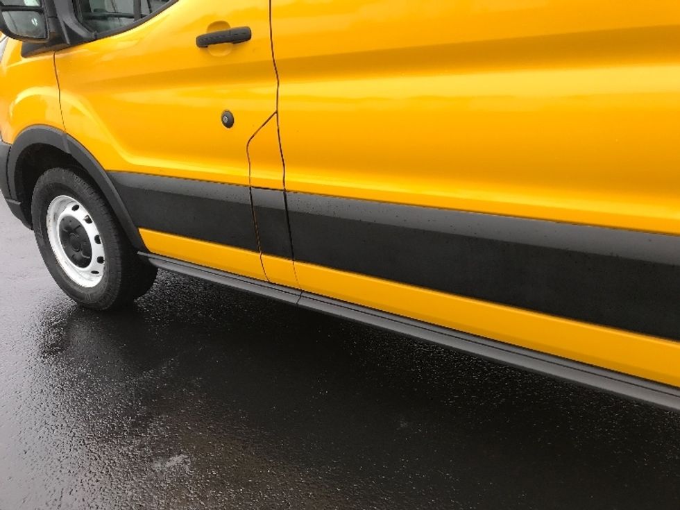 Cargo Van (Panel Van)-Light and Medium Duty Trucks-Ford-2021-Transit 250-Lancaster-PA-89,317\n\t\tmiles-$ 30,250 - Image 5