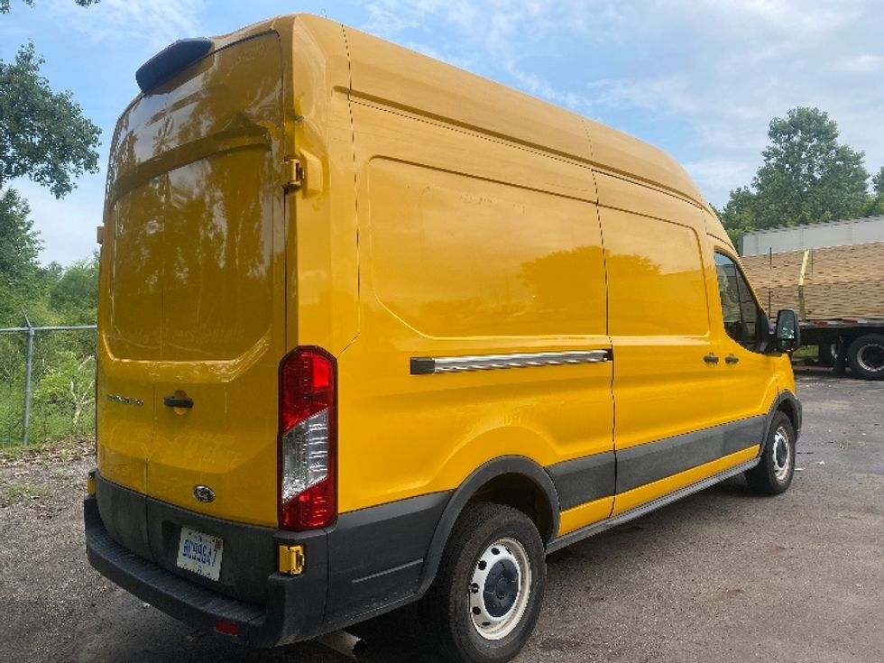 Cargo Van (Panel Van)-Light and Medium Duty Trucks-Ford-2021-Transit 250-Lansing-MI-77,011\n\t\tmiles-$ 31,250 - Image 13