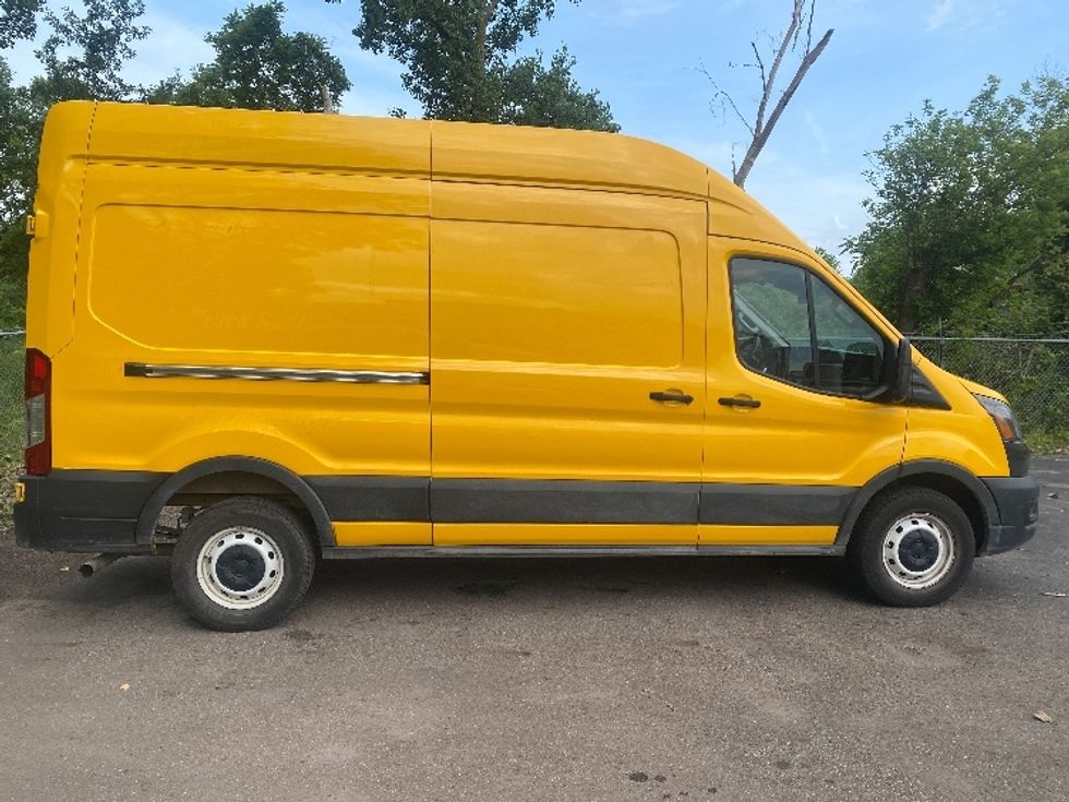 Cargo Van (Panel Van)-Light and Medium Duty Trucks-Ford-2021-Transit 250-Lansing-MI-77,011\n\t\tmiles-$ 31,250 - Image 15