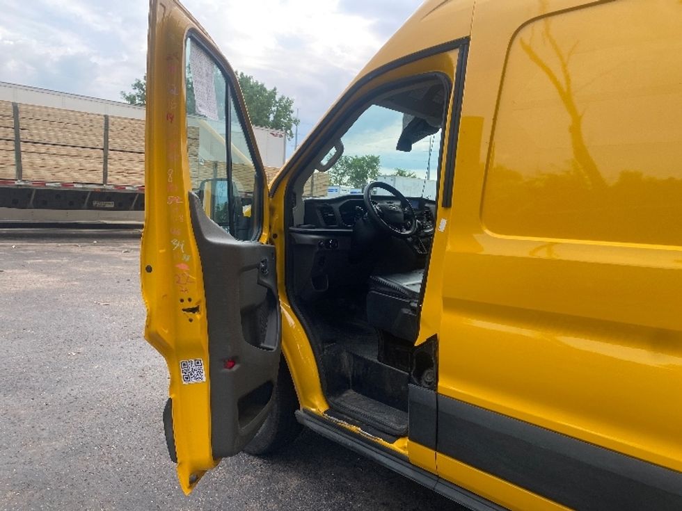 Cargo Van (Panel Van)-Light and Medium Duty Trucks-Ford-2021-Transit 250-Lansing-MI-77,011\n\t\tmiles-$ 31,250 - Image 16