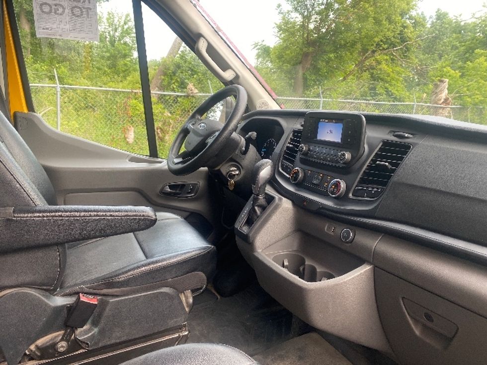 Cargo Van (Panel Van)-Light and Medium Duty Trucks-Ford-2021-Transit 250-Lansing-MI-77,011\n\t\tmiles-$ 31,250 - Image 22