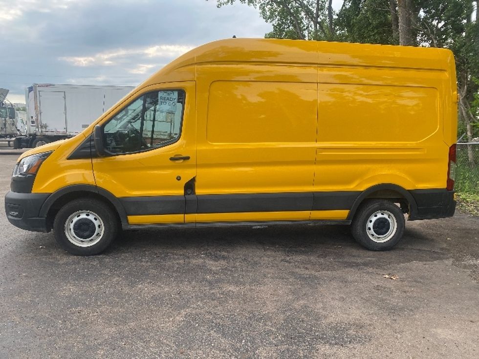 Cargo Van (Panel Van)-Light and Medium Duty Trucks-Ford-2021-Transit 250-Lansing-MI-77,011\n\t\tmiles-$ 31,250 - Image 4