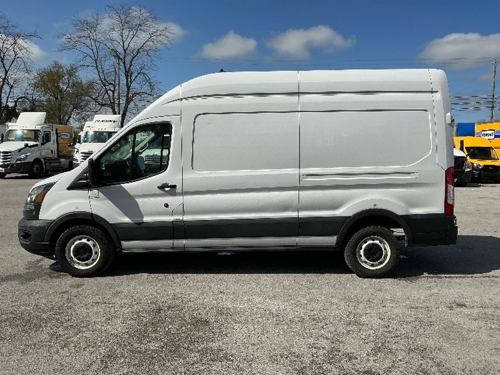 Cargo Van (Panel Van)-Light and Medium Duty Trucks-Ford-2021-Transit 250-Lexington-KY-122,734\n\t\tmiles-$ 29,500 - Image 4