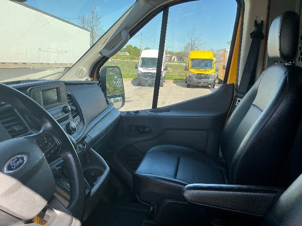 Cargo Van (Panel Van)-Light and Medium Duty Trucks-Ford-2021-Transit 250-Lexington-KY-87,588\n\t\tmiles-$ 29,000 - Image 19