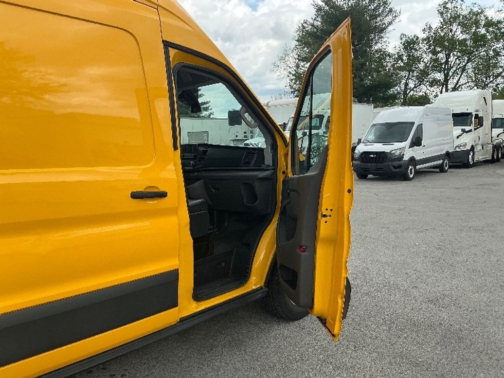 Cargo Van (Panel Van)-Light and Medium Duty Trucks-Ford-2021-Transit 250-Lexington-KY-95,487\n\t\tmiles-$ 28,500 - Image 17