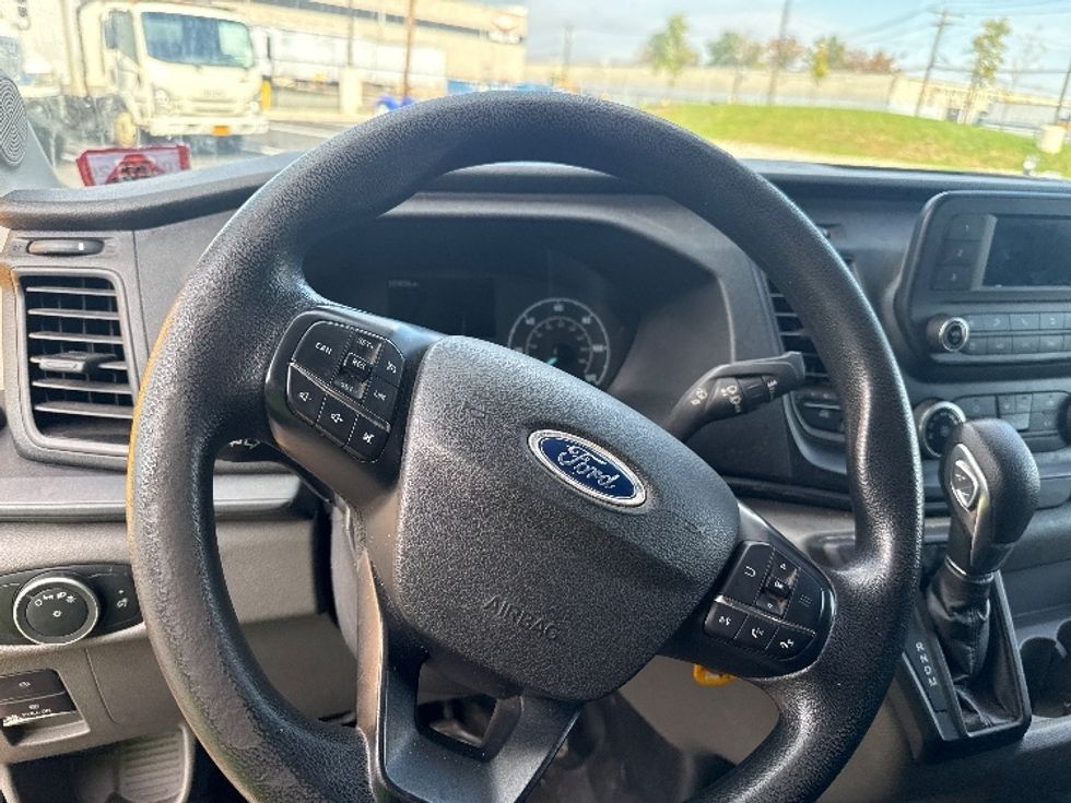 Cargo Van (Panel Van)-Light and Medium Duty Trucks-Ford-2021-Transit 250-Linden-NJ-101,634\n\t\tmiles-$ 29,000 - Image 17