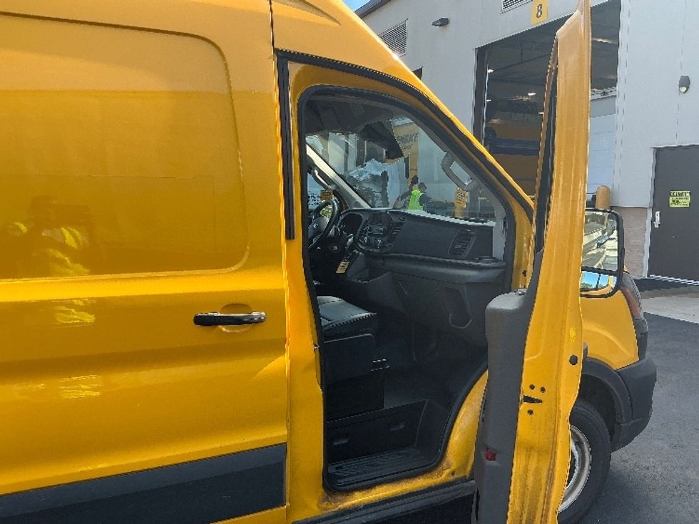 Cargo Van (Panel Van)-Light and Medium Duty Trucks-Ford-2021-Transit 250-Lithia Springs-GA-119,827\n\t\tmiles-$ 26,500 - Image 19
