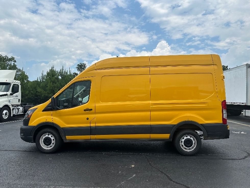Cargo Van (Panel Van)-Light and Medium Duty Trucks-Ford-2021-Transit 250-Lithia Springs-GA-119,827\n\t\tmiles-$ 26,500 - Image 4