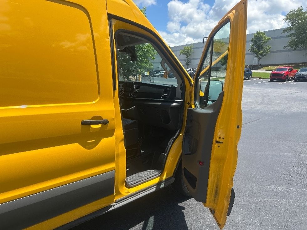 Cargo Van (Panel Van)-Light and Medium Duty Trucks-Ford-2021-Transit 250-Lithia Springs-GA-78,837\n\t\tmiles-$ 31,250 - Image 20
