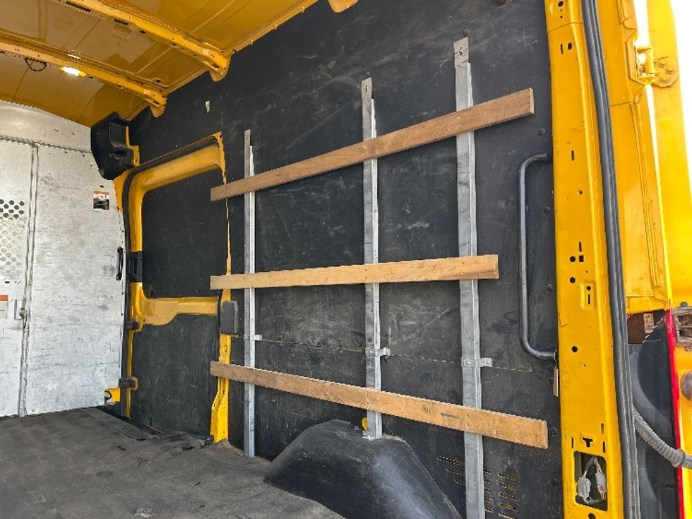 Cargo Van (Panel Van)-Light and Medium Duty Trucks-Ford-2021-Transit 250-Little Rock-AR-118,998\n\t\tmiles-$ 25,750 - Image 9