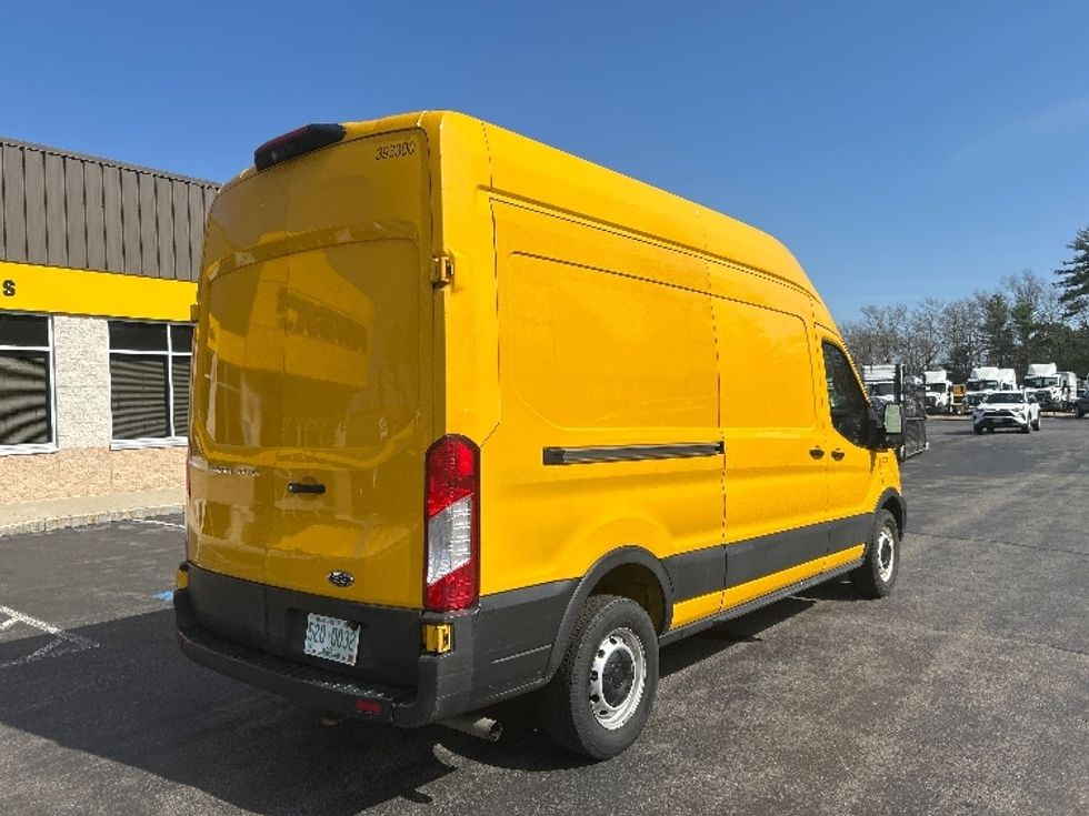 Cargo Van (Panel Van)-Light and Medium Duty Trucks-Ford-2021-Transit 250-Londonderry-NH-76,446\n\t\tmiles-$ 30,000 - Image 13