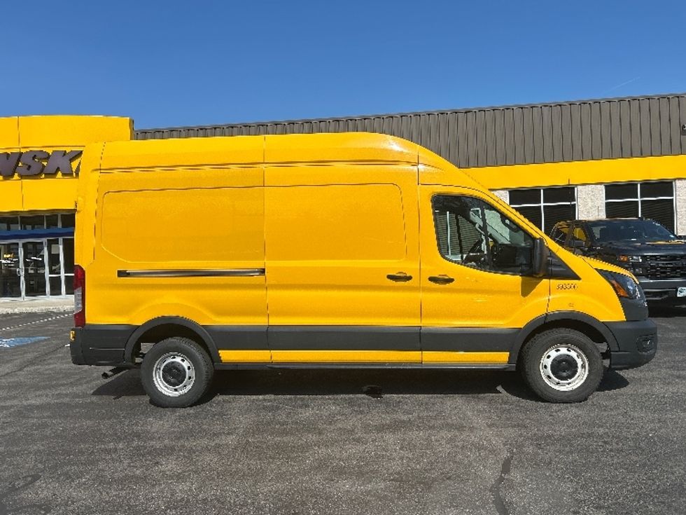Cargo Van (Panel Van)-Light and Medium Duty Trucks-Ford-2021-Transit 250-Londonderry-NH-76,446\n\t\tmiles-$ 30,000 - Image 15