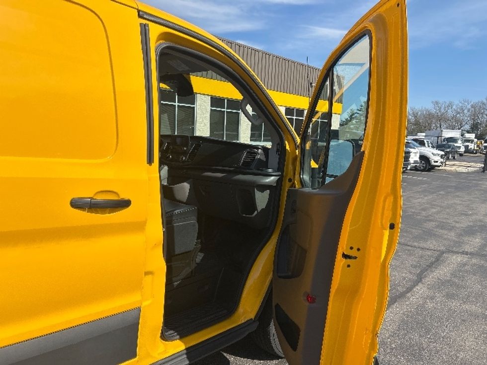 Cargo Van (Panel Van)-Light and Medium Duty Trucks-Ford-2021-Transit 250-Londonderry-NH-77,202\n\t\tmiles-$ 26,250 - Image 20