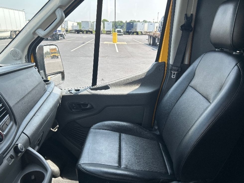 Cargo Van (Panel Van)-Light and Medium Duty Trucks-Ford-2021-Transit 250-Madison-AL-94,605\n\t\tmiles-$ 32,000 - Image 18