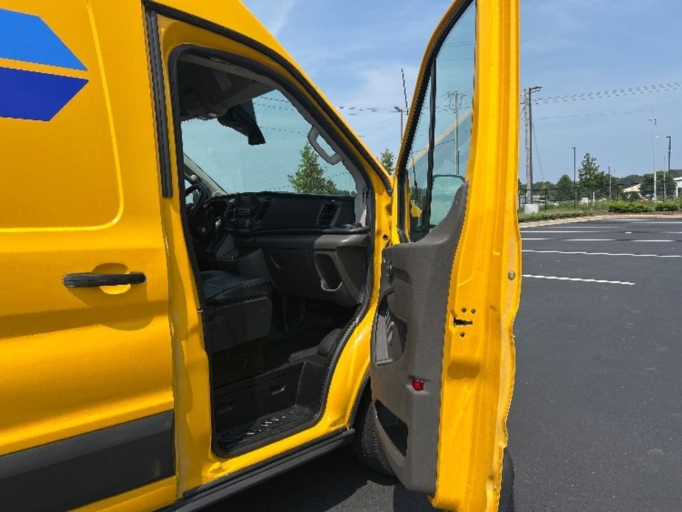 Cargo Van (Panel Van)-Light and Medium Duty Trucks-Ford-2021-Transit 250-Madison-AL-94,605\n\t\tmiles-$ 32,000 - Image 19