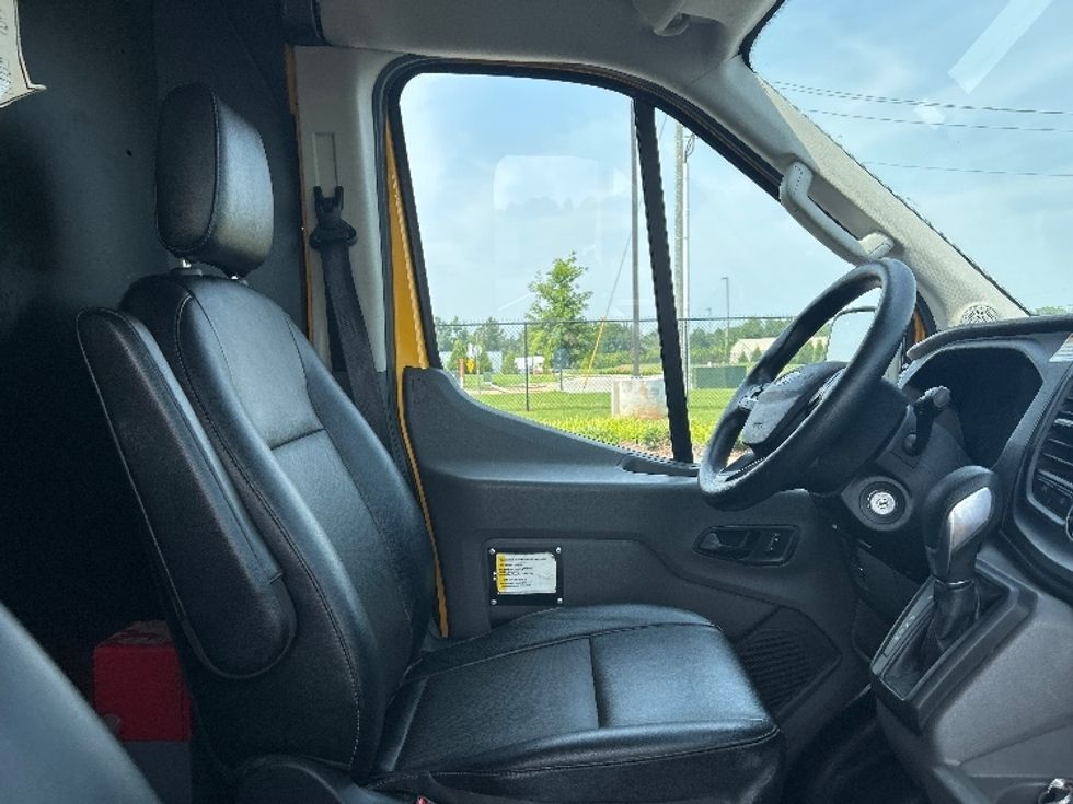 Cargo Van (Panel Van)-Light and Medium Duty Trucks-Ford-2021-Transit 250-Madison-AL-94,605\n\t\tmiles-$ 32,000 - Image 21